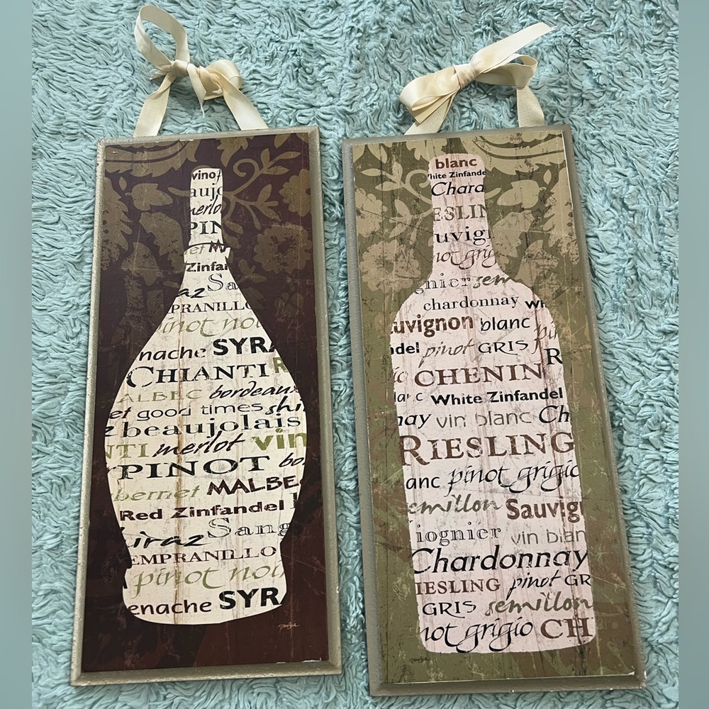 Set of 2 Wine Bottle Decorative Wooden Wall Plaques